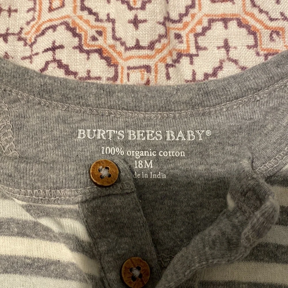 Burt’s Bees Baby romper - Picture 2 of 3